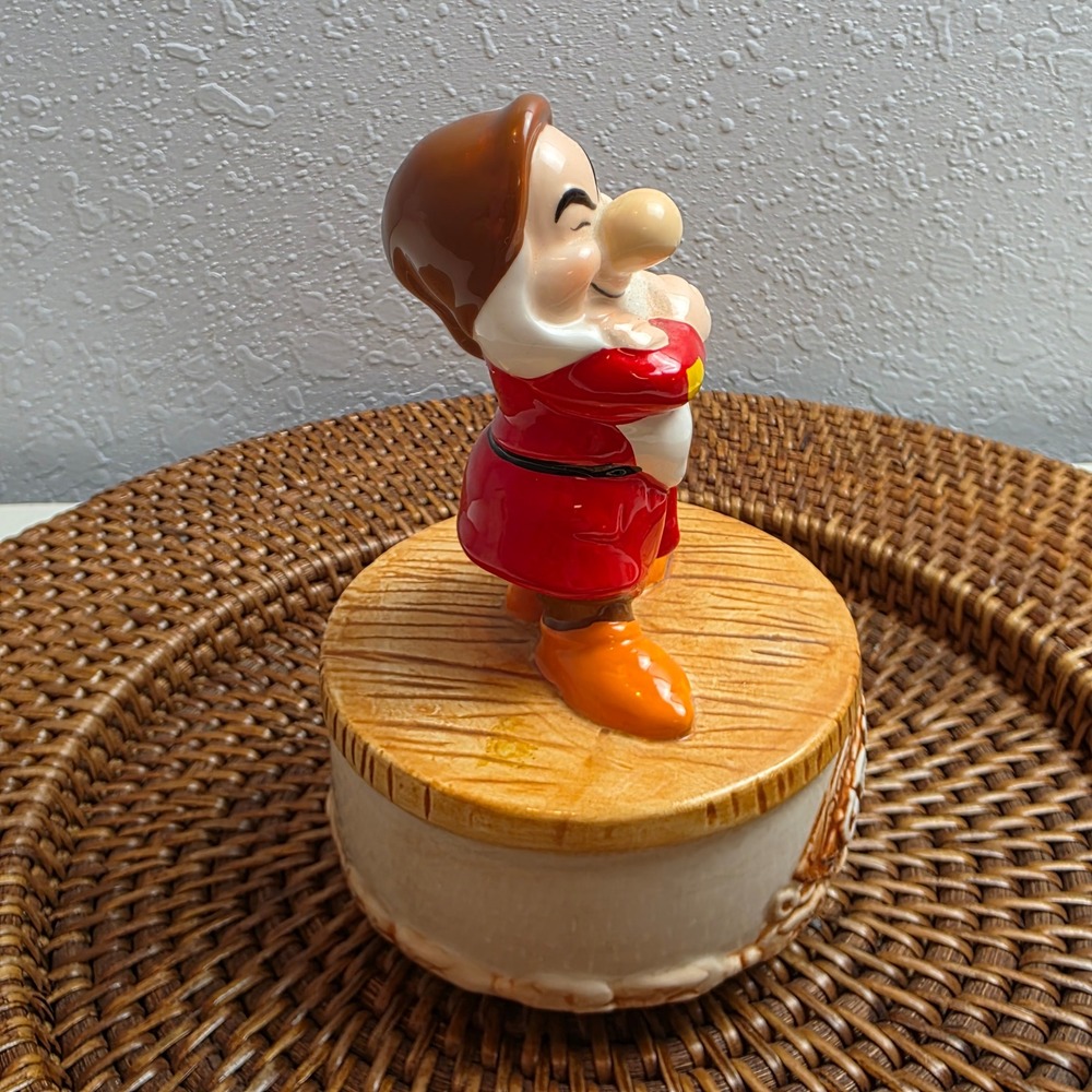 Disney Schmid Snow White Grumpy Music Box 'Childrens Marching Song' - Picture 6 of 11